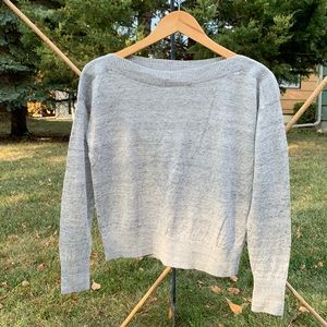 EUC / Banana Republic / 100% linen boatneck sweater in marled gray